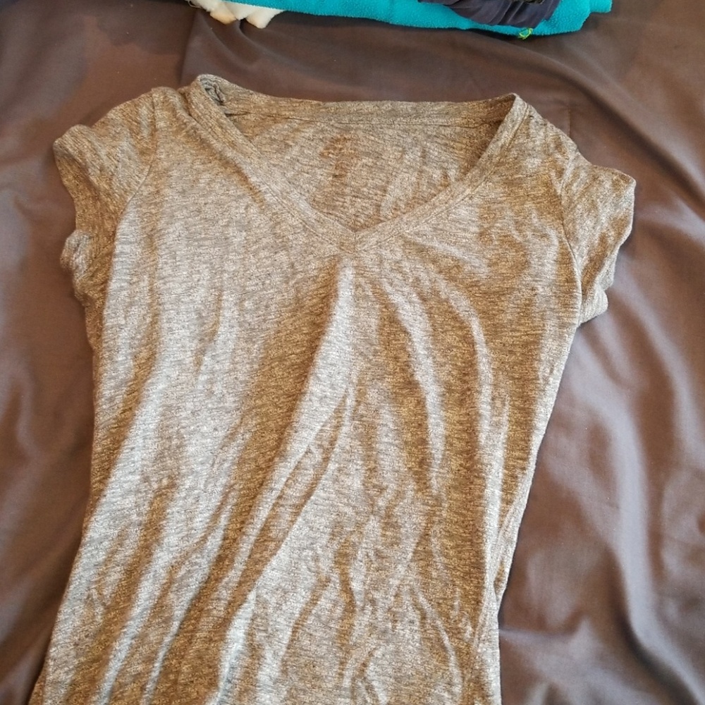 Short sleeve grey v neck